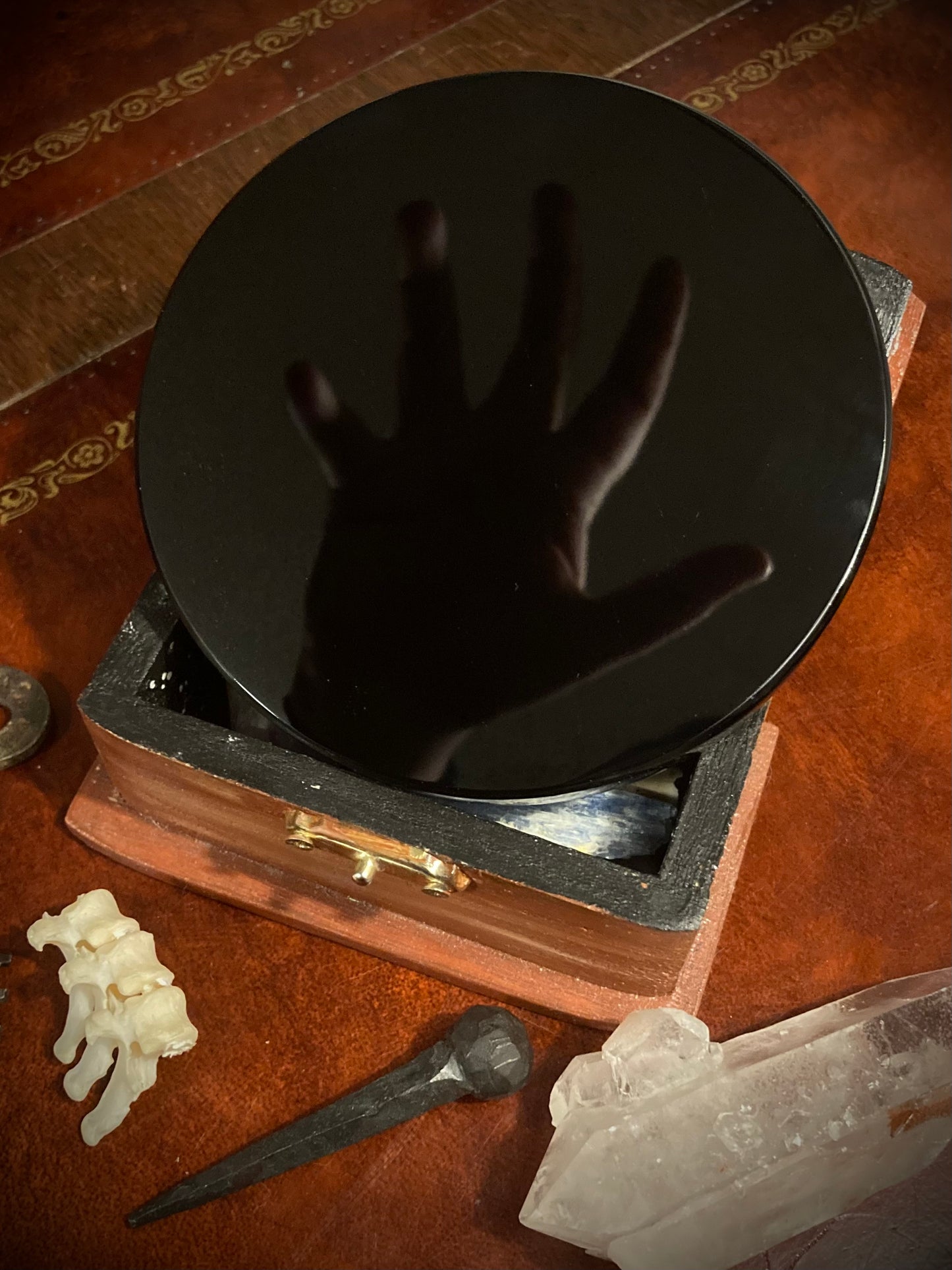 Obsidian Scrying Mirror