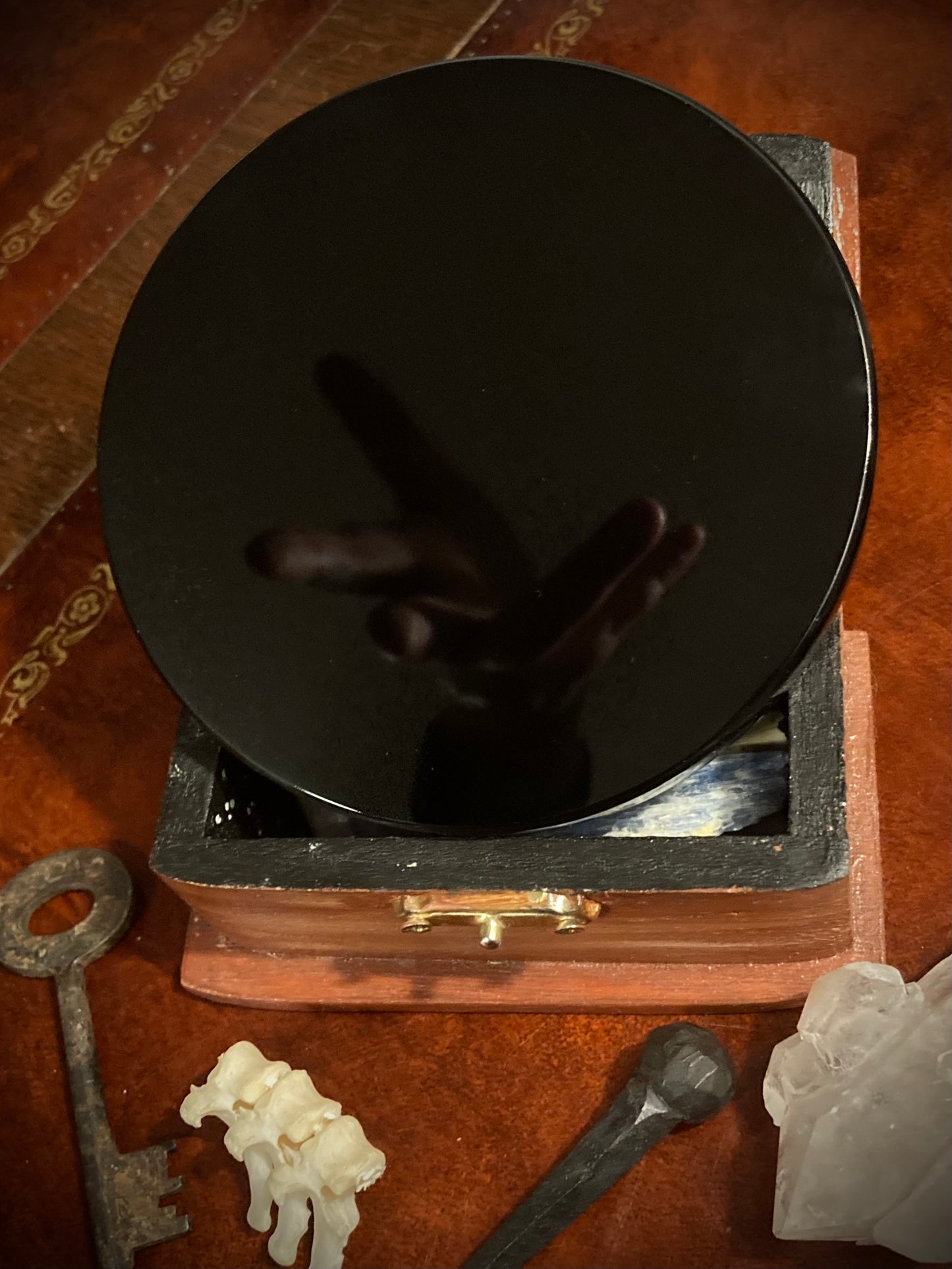Obsidian Scrying Mirror